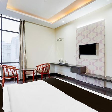 Готель Super Townhouse Sector 51 Noida Near Metro Station Екстер'єр фото