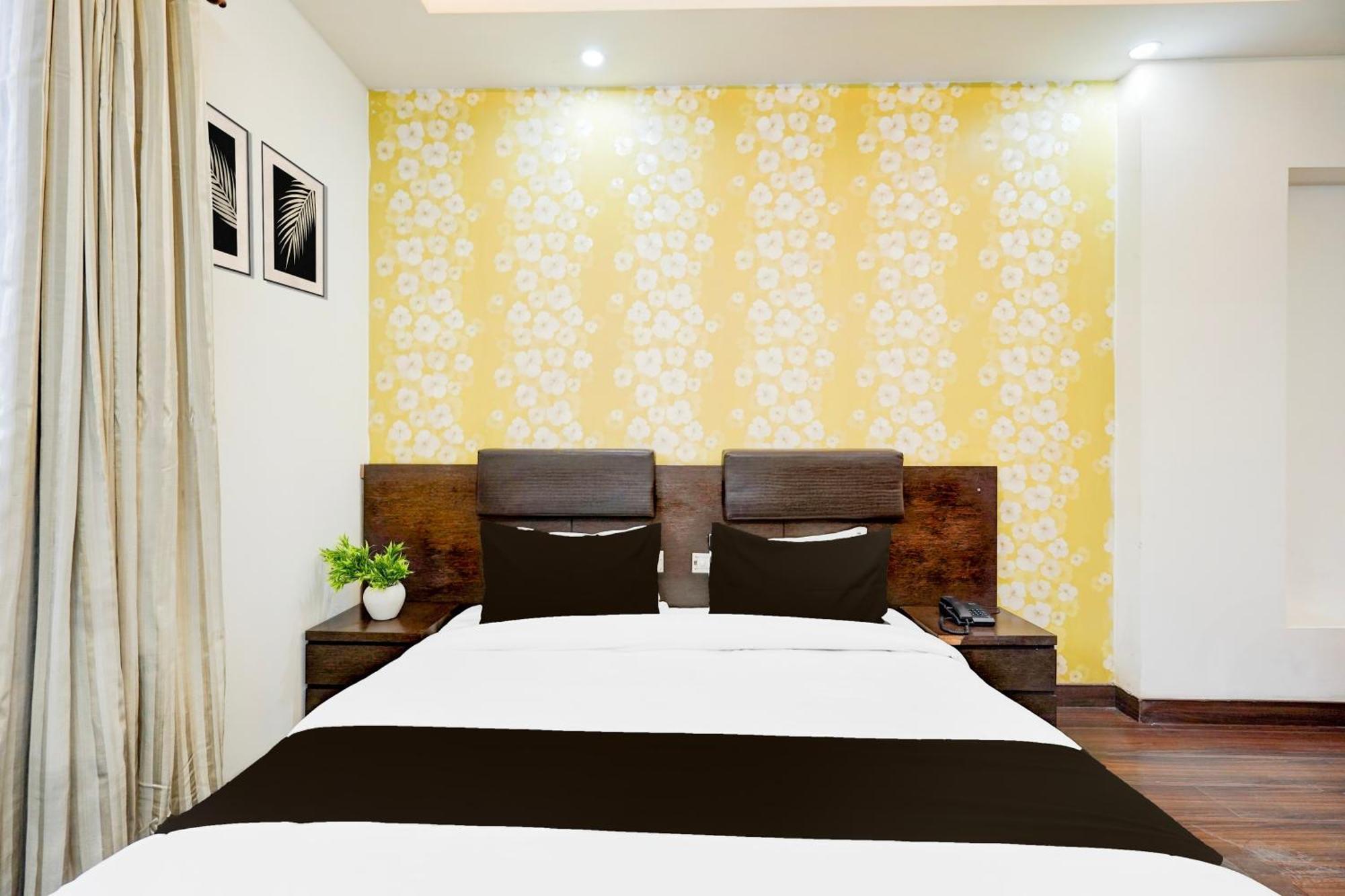Готель Super Townhouse Sector 51 Noida Near Metro Station Екстер'єр фото