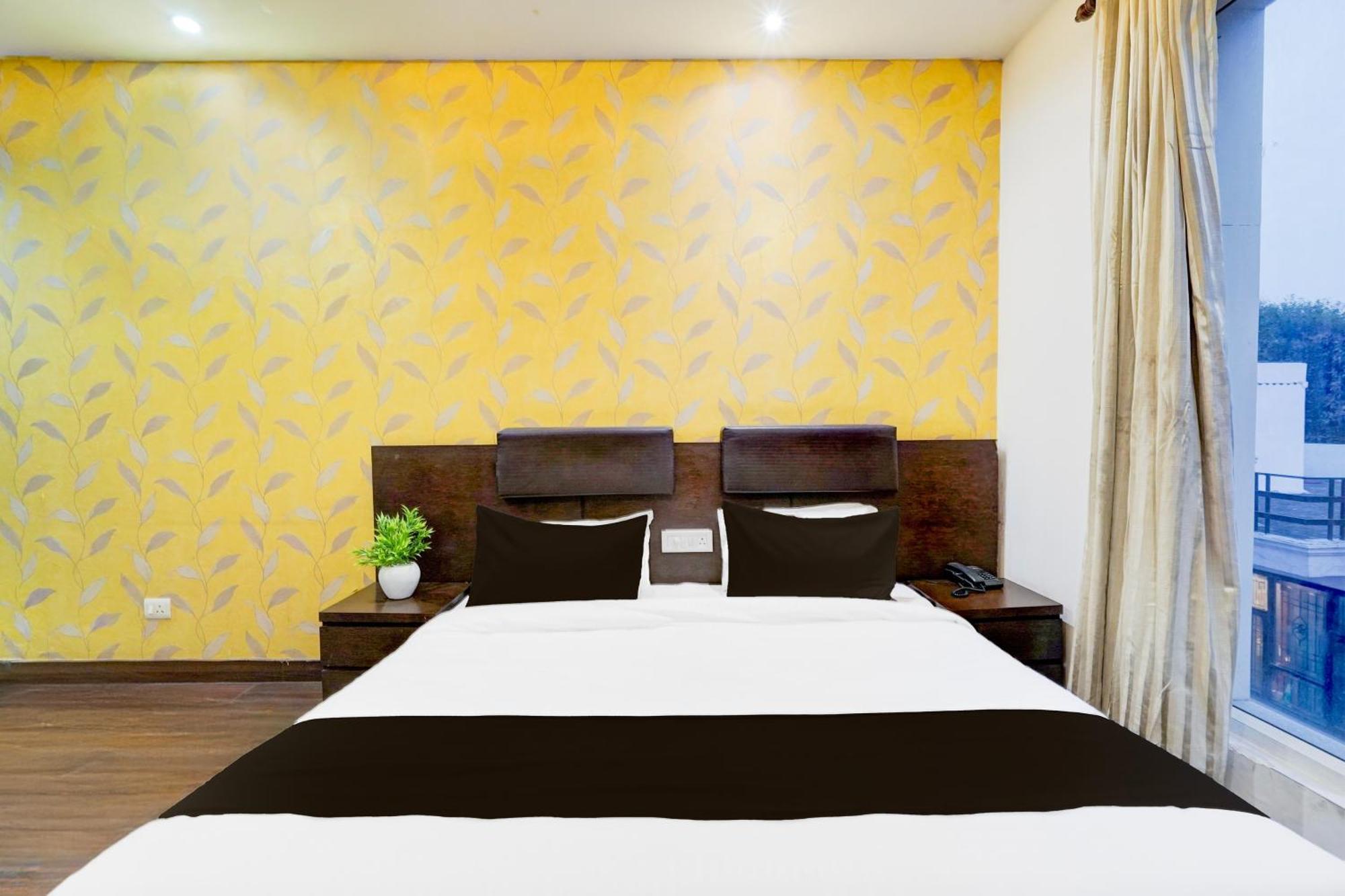 Готель Super Townhouse Sector 51 Noida Near Metro Station Екстер'єр фото