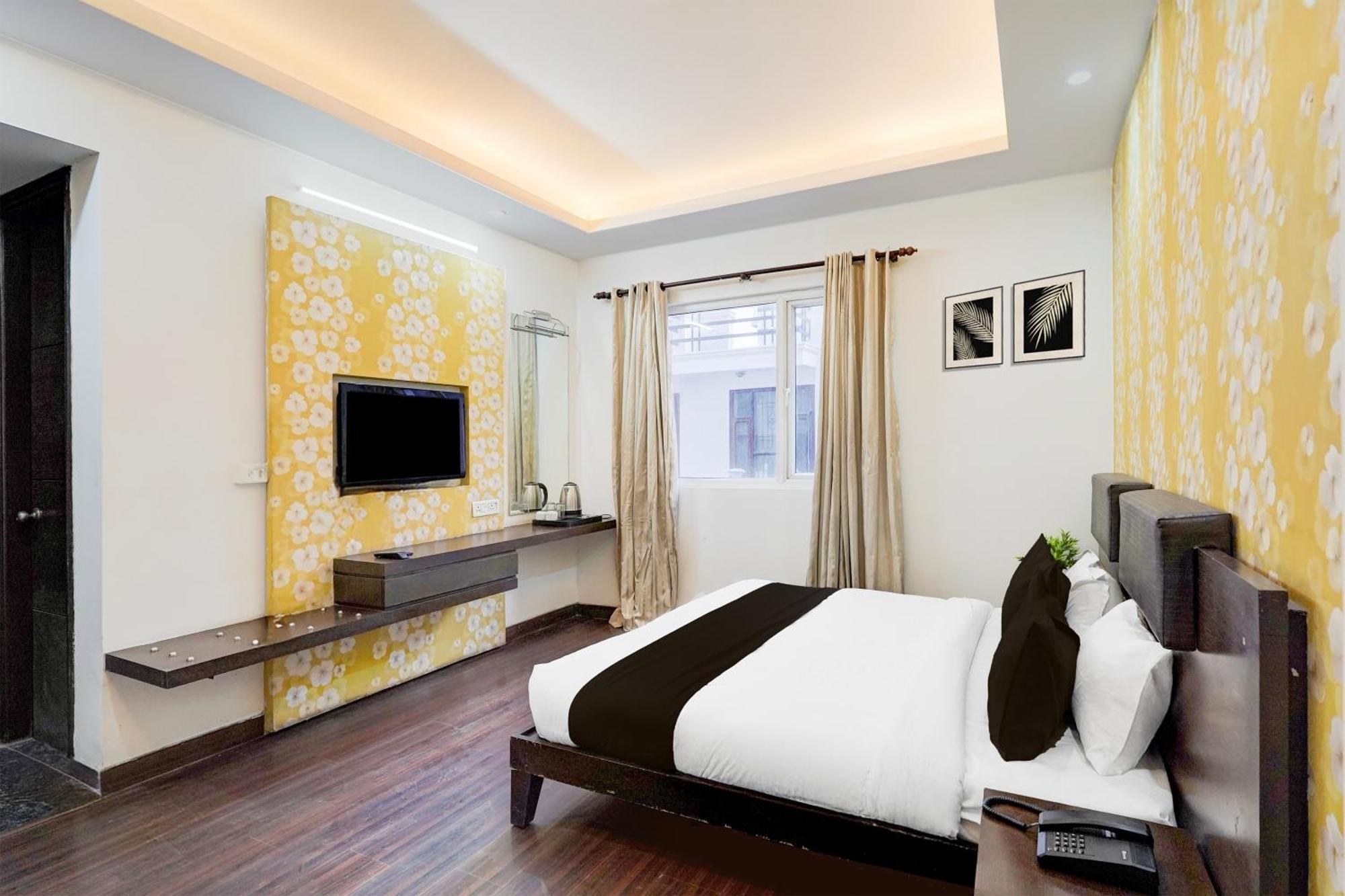Готель Super Townhouse Sector 51 Noida Near Metro Station Екстер'єр фото