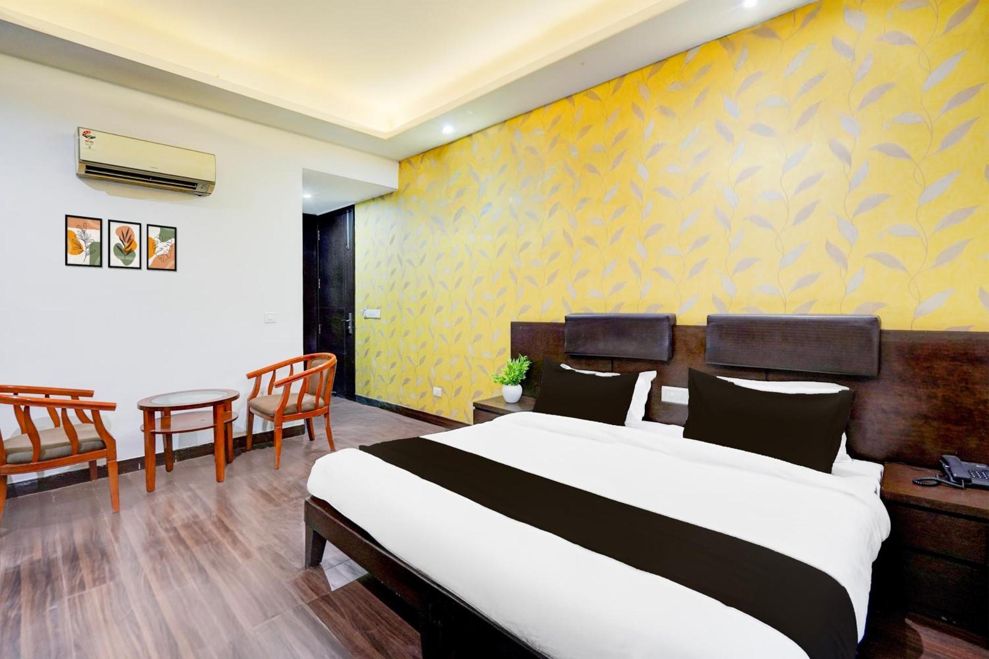 Готель Super Townhouse Sector 51 Noida Near Metro Station Екстер'єр фото