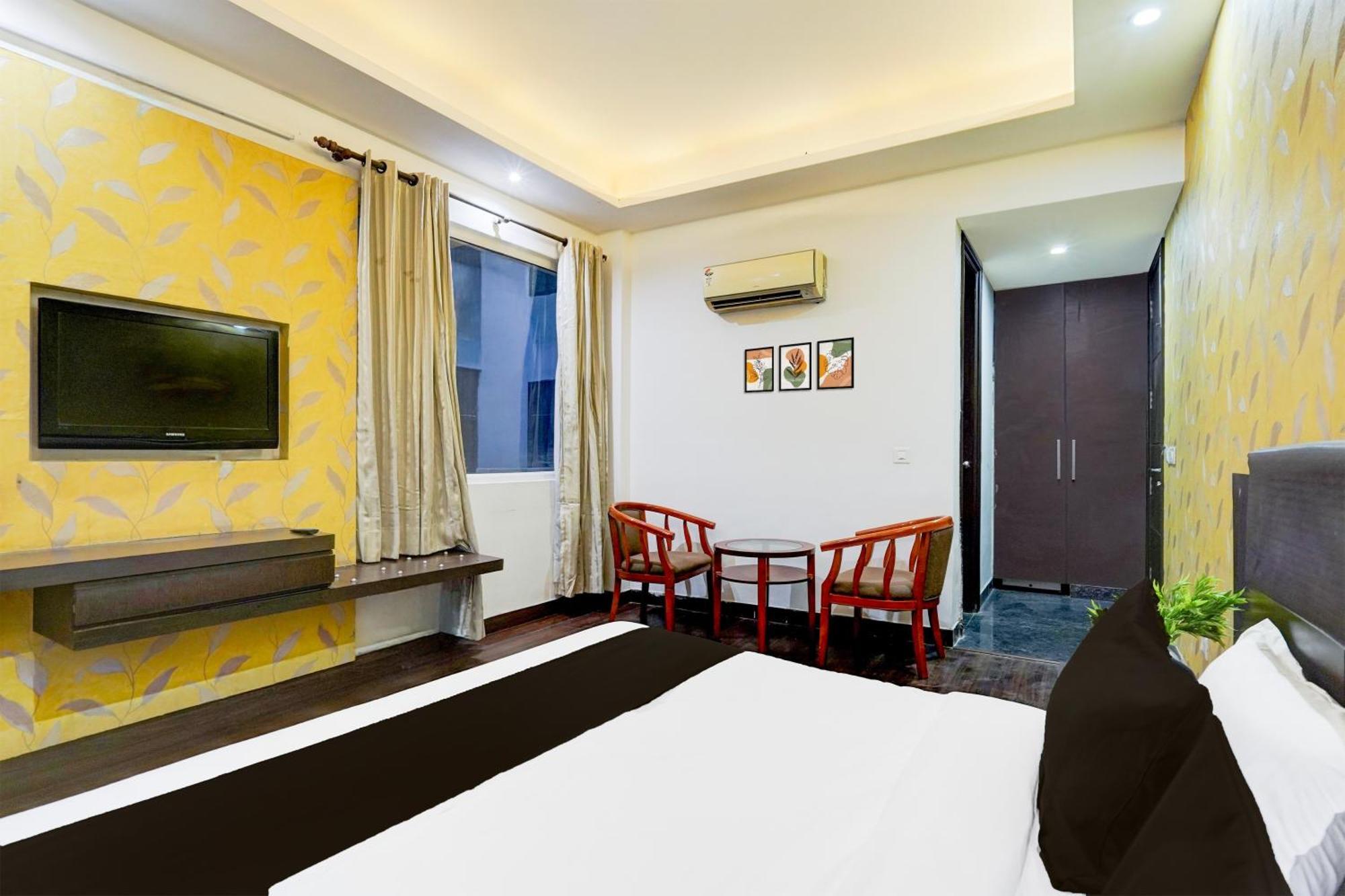 Готель Super Townhouse Sector 51 Noida Near Metro Station Екстер'єр фото