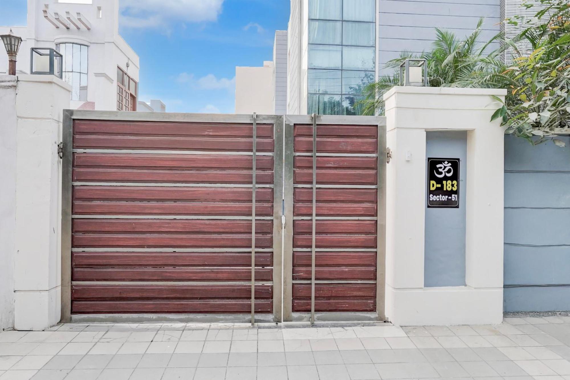 Готель Super Townhouse Sector 51 Noida Near Metro Station Екстер'єр фото
