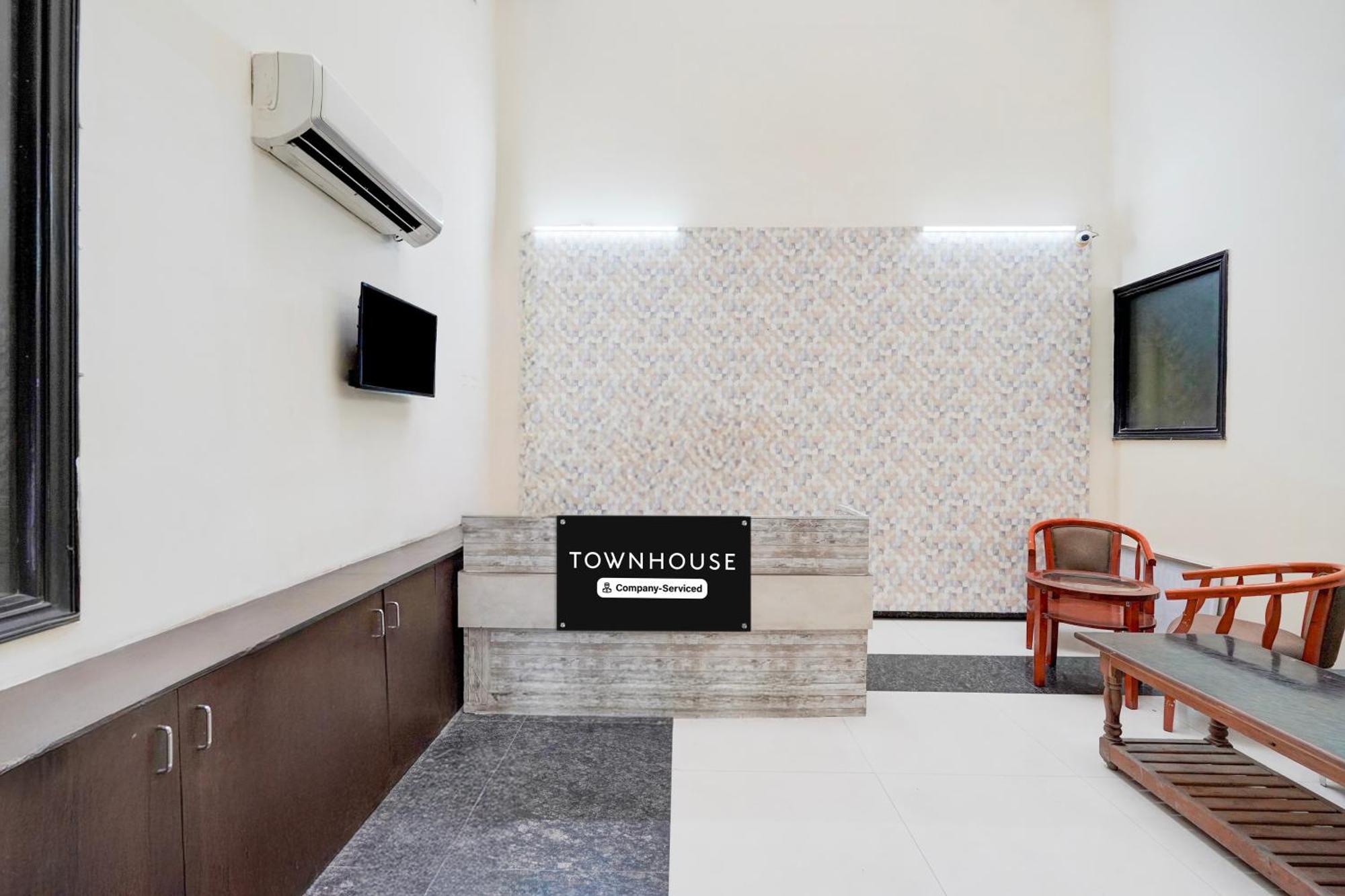 Готель Super Townhouse Sector 51 Noida Near Metro Station Екстер'єр фото