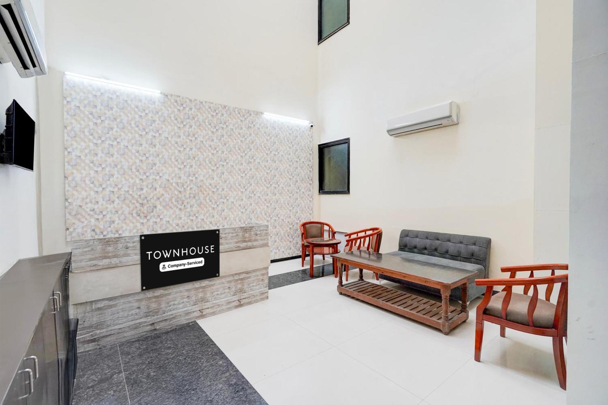 Готель Super Townhouse Sector 51 Noida Near Metro Station Екстер'єр фото